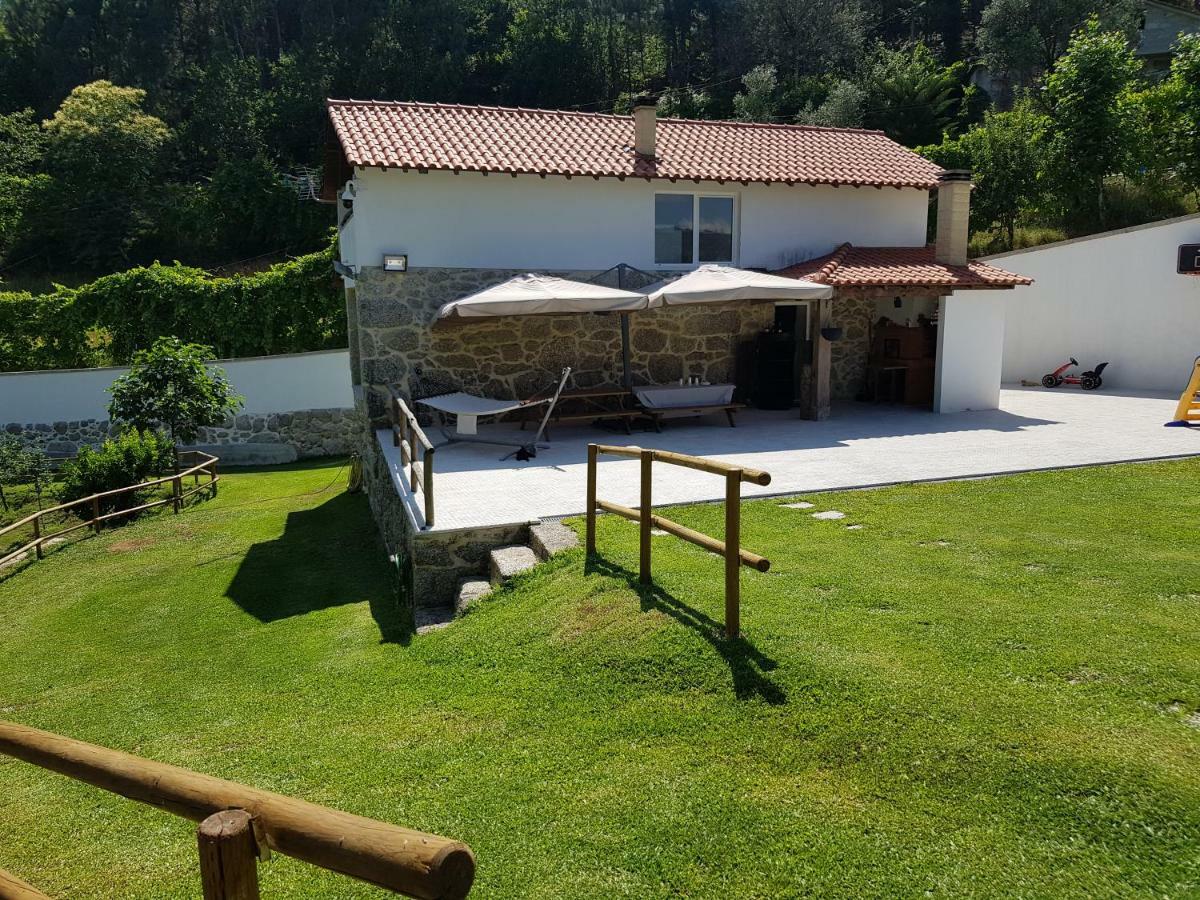 Quinta Da Tormenta -14 Pessoas- Cabeceiras De Basto 2 Casas E Piscina Privada Vila Exterior foto